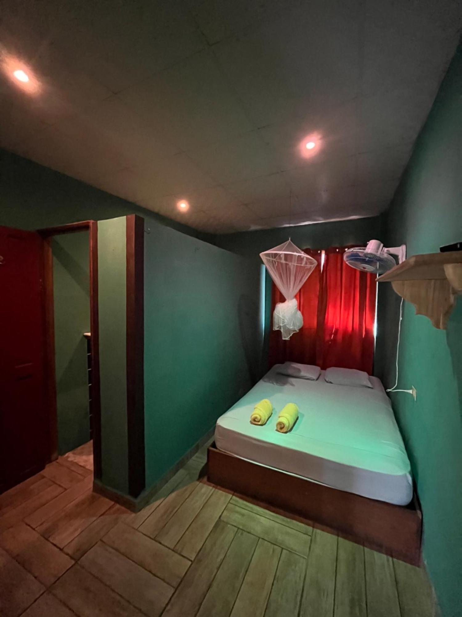 Valerie Emanuel Apartments Бокас-дель-Торо Экстерьер фото